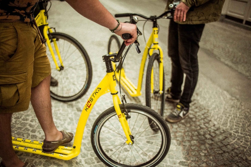 Vienna: Kick Bike Rental for City Exploration