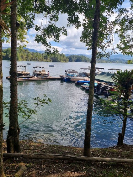 Picture 4 for Activity Guatapé: Day trip with Transport, Food & Boat