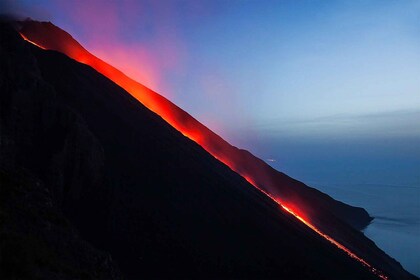 Tropea: Båtutflykt till Lipari, Panarea och Stromboli på natten