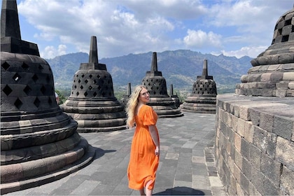 Yogyakarta: Visita conjunta o privada a Borobudur y Prambanan