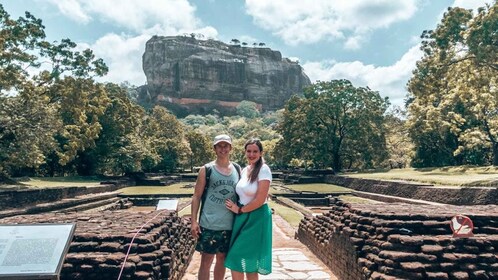 Desde Negombo Sigiriya / Dambulla y Parque Nacional de Minneriya