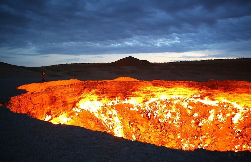 Darvaz Gas Crater & Kunya Urgench 2 Days / 1 Night from Uzb