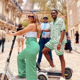 Electric scooter guided tour of Paris