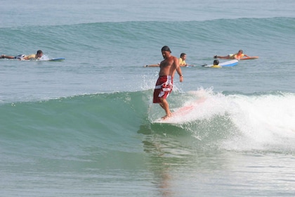 Biarritz : Cours de surf sur la côte Basque.