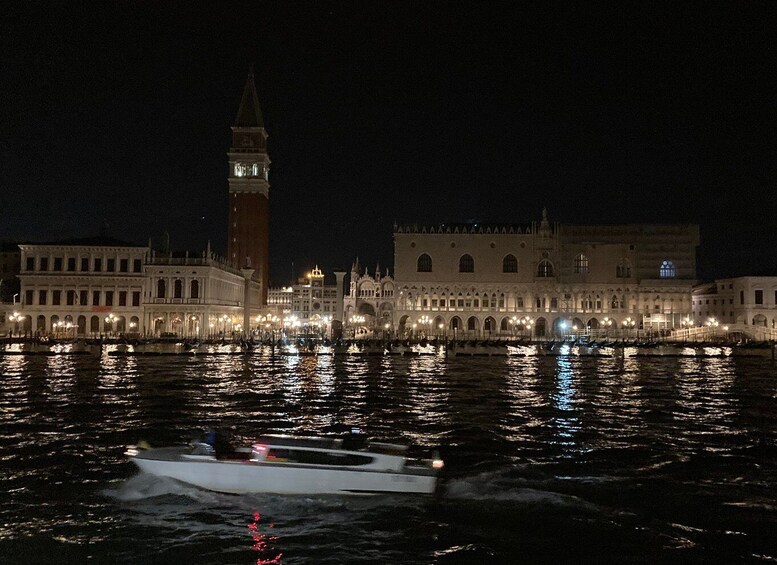 Picture 6 for Activity Punta Sabbioni - Venice at Sunset: Boat Tour with Aperitif