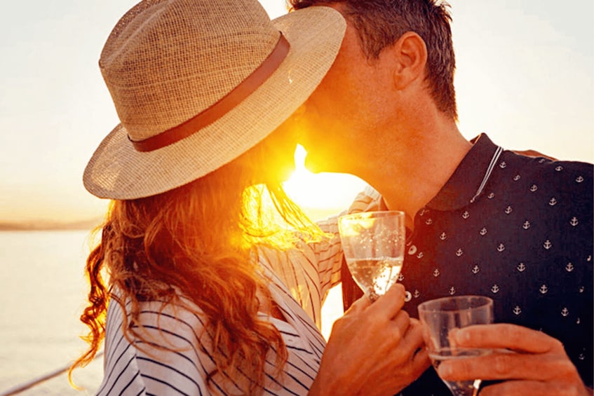 Amalfi Coast: Private Sunset Cruise with Dinner on Board