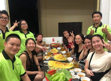 Saigon Wisata Malam dan Tur Kuliner Jalanan dengan Vespa