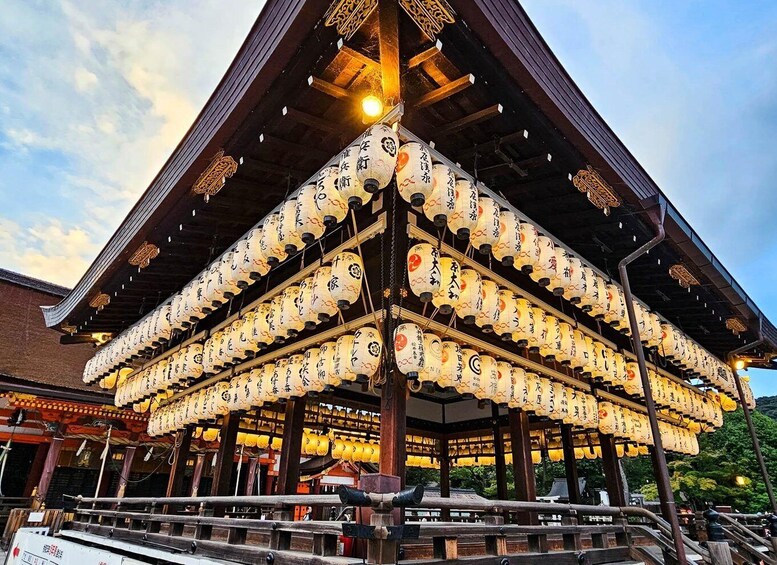 Picture 13 for Activity Kyoto: Gion District Guided Walking Tour at Night with Snack