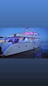 Protaras: 80er und 90er Jahre Sunset Cruise mit BBQ Dinner und DJ