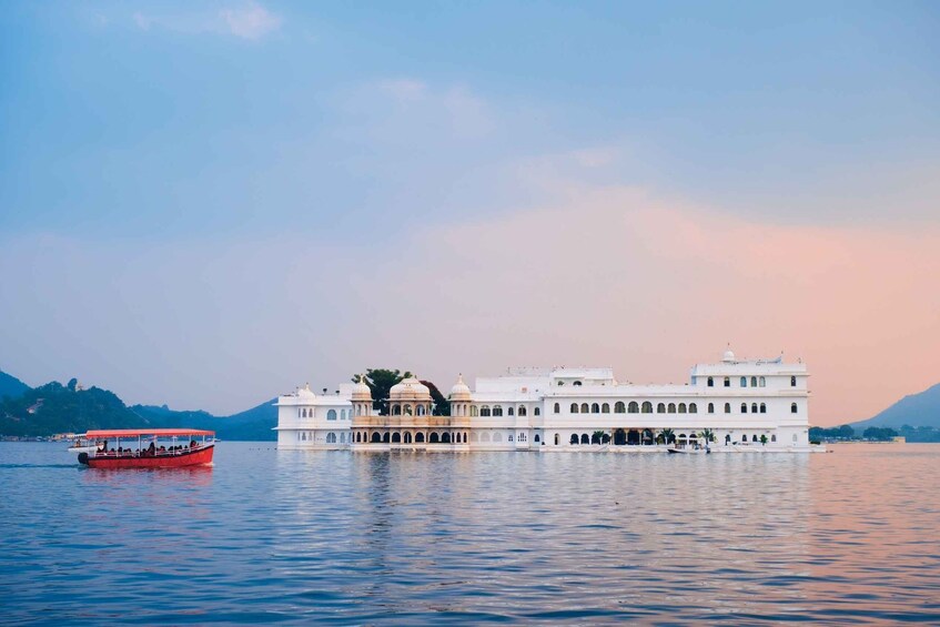 Picture 1 for Activity 6 - Days Udaipur and Mount Abu Tour