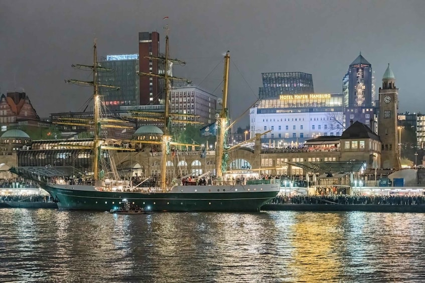 Picture 6 for Activity Hamburg: 1.5-Hour Evening Lights Harbour Cruise on a Ship