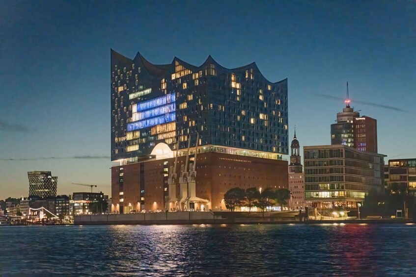 Hamburg: 1.5-Hour Evening Lights Harbour Cruise on a Ship