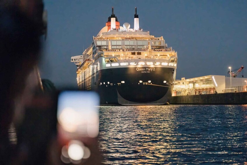 Picture 1 for Activity Hamburg: 1.5-Hour Evening Lights Harbour Cruise on a Ship