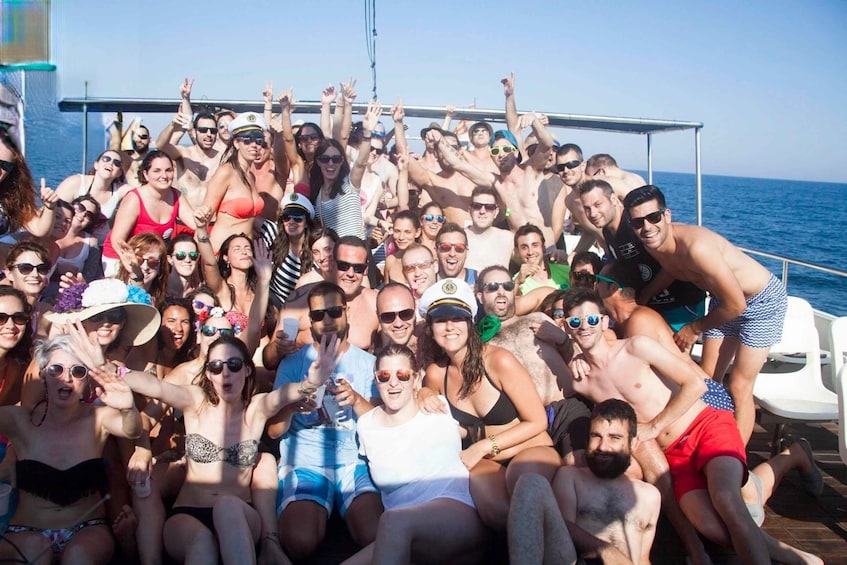 Picture 2 for Activity Salou: 2-Hour Boat Party with Drinks and Music