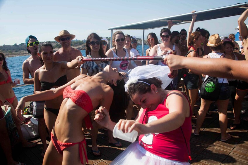 Picture 6 for Activity Salou: 2-Hour Boat Party with Drinks and Music