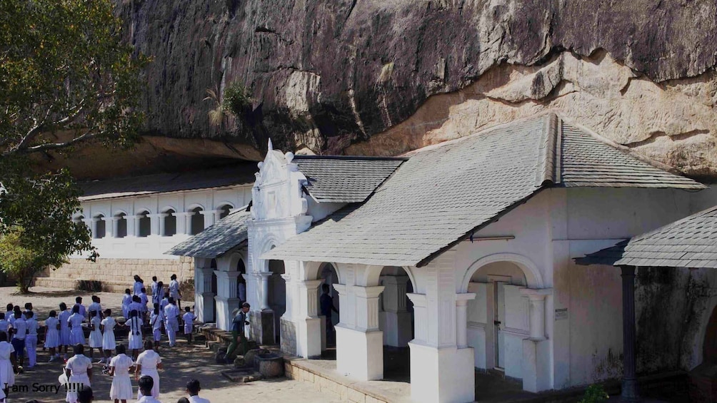 Picture 5 for Activity Dambulla: Caves Temple & Traditional Village Tour with Lunch