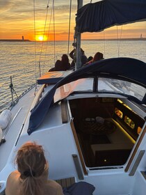 Porto: City Views or Sunset Tour with Drinks