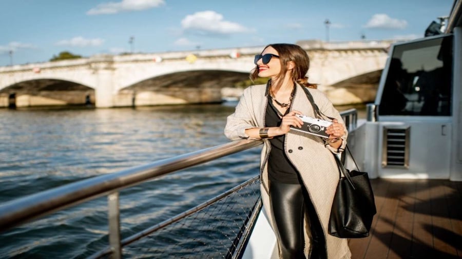 St. Louis: Guided Small Group City Tour with River Cruise