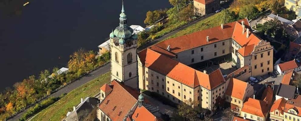 Prague: Melnik Chateau Day Trip with Wine Tasting