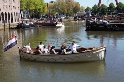 Rotterdam: Maritime District Open Boat Cruise