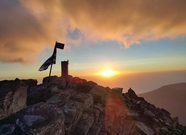 SEMI-GUIDED HIKE TO OLYMPUS SUMMIT
