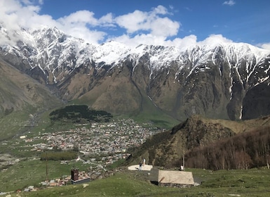 Tiflis: Kazbegi Tour durch Zhinvali - Ananuri - Gudauri