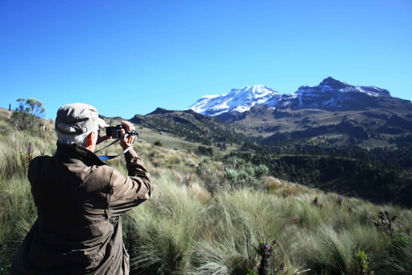 Mexico City: Guided Volcano Trek with Lunch