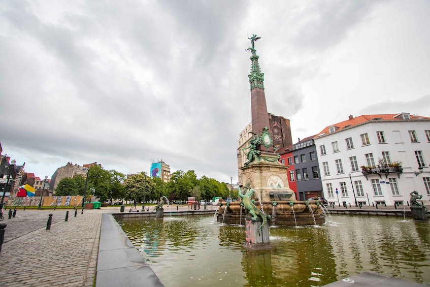 Brussels: Best Intro Guided Walking Tour with a Local