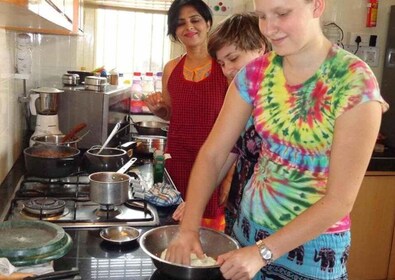 Bangalore: Traditionele kooklessen & diner met familie