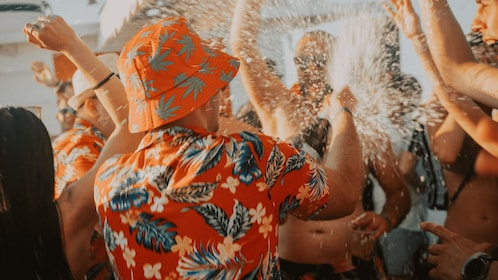Pula: Boom Boat Party – Cruise, Drinks, DJ & After-Party