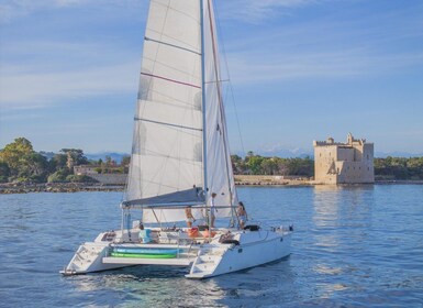 Catamaran excursion in the Estérel