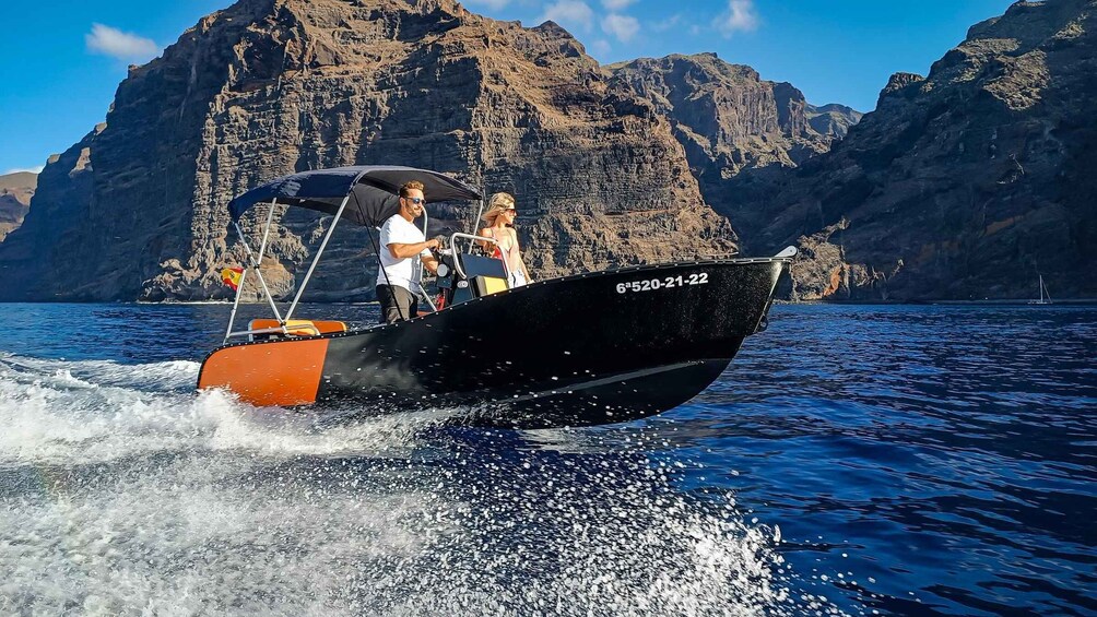 Live the ocean without license and discover Los Gigantes