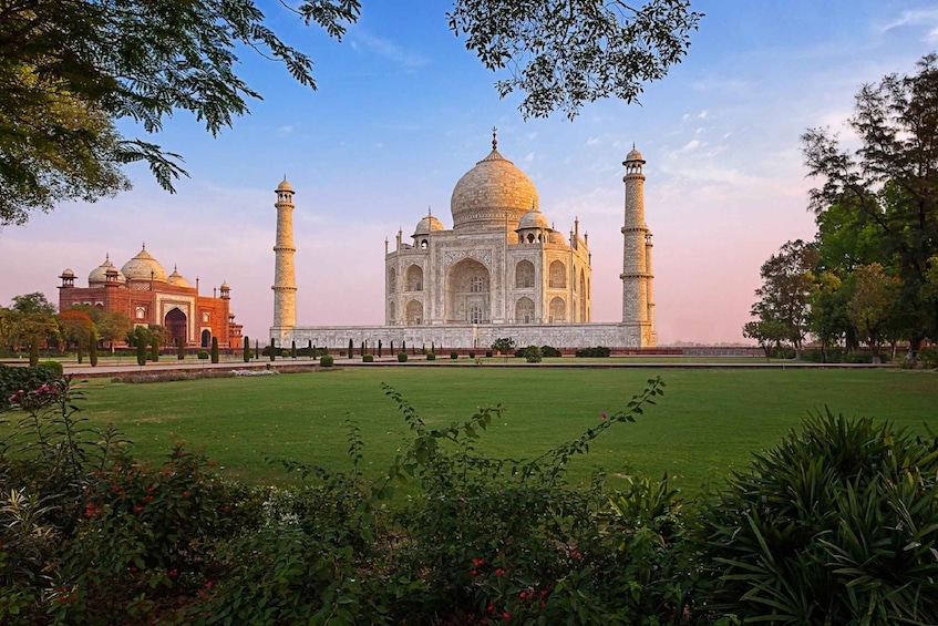 Picture 2 for Activity Golden Hour Sunrise at the Taj: A Sunrise Delight in Agra