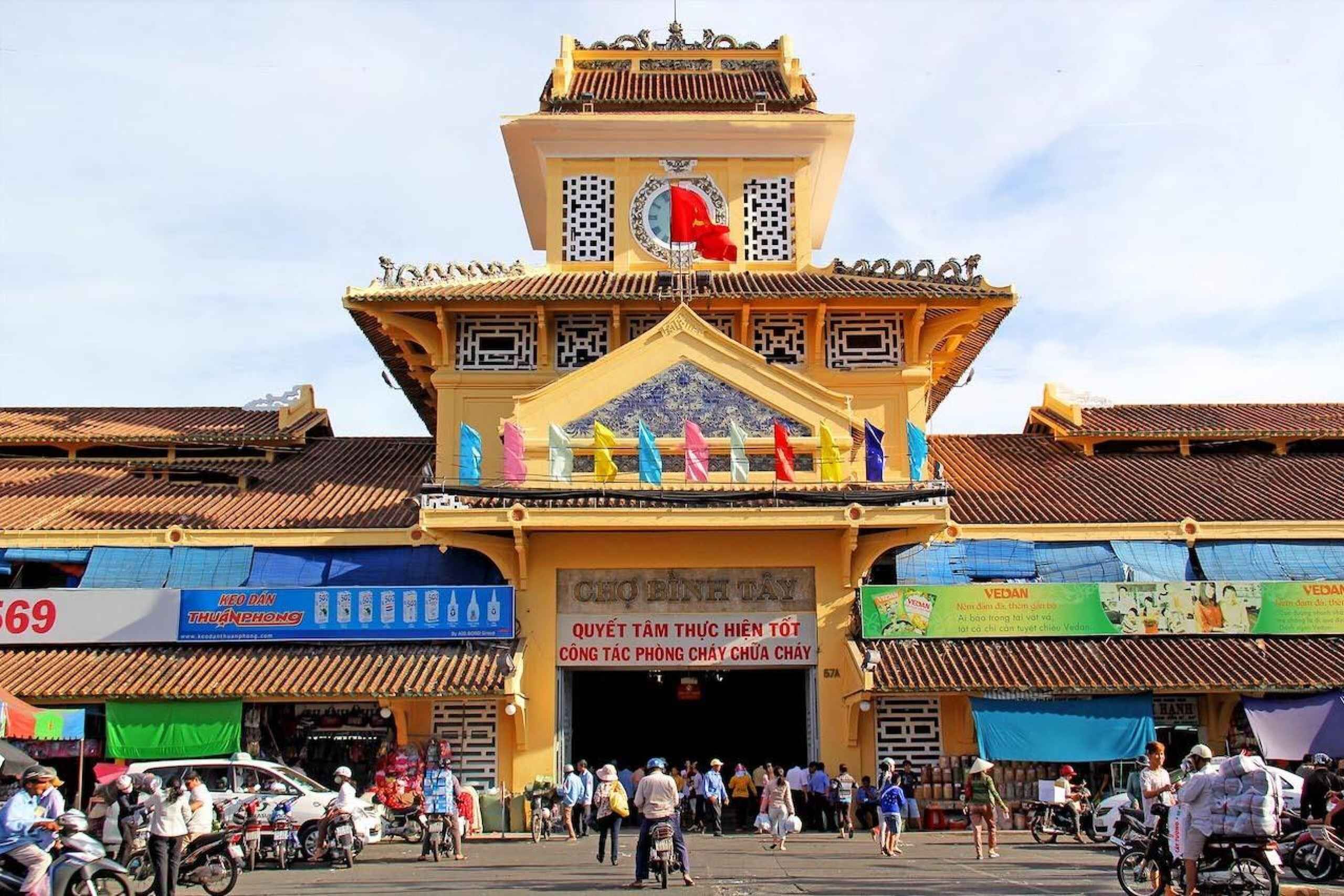 ho-chi-minh-scooter-tour-of-chinatown