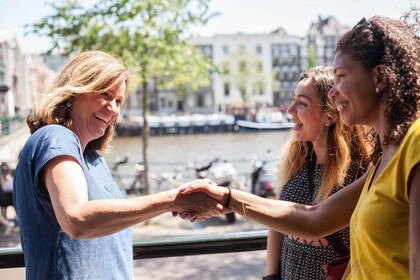 Amsterdam: Membuat Pancake Belanda di Rumah Kanal yang Menawan