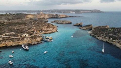 Gozo: เรือสปีดโบ๊ตรับส่งไปกลับ Blue Lagoon ของ Comino