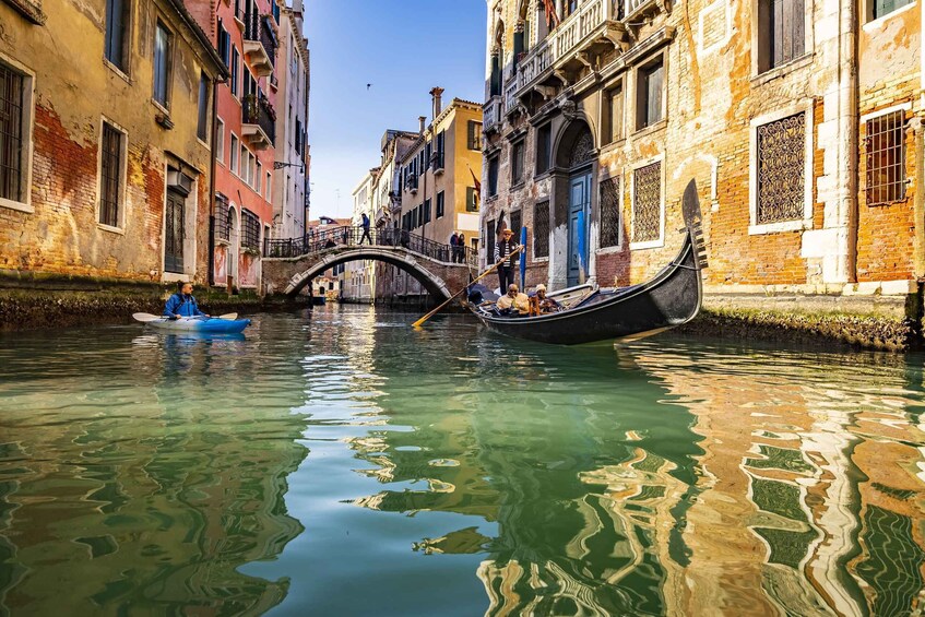 Picture 2 for Activity Cultural Kayak Class in Venice city: advanced training