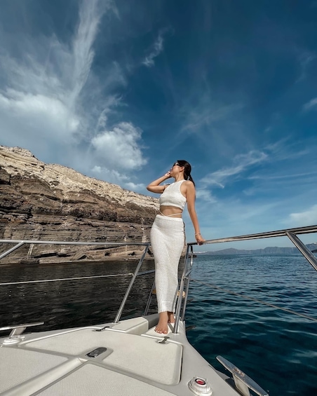 "Santorini Private Yacht Cruise: Open bar & meal included.