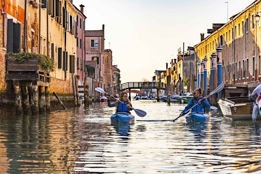 Picture 1 for Activity Venice: 5-Kilometer Sunset Kayaking Class