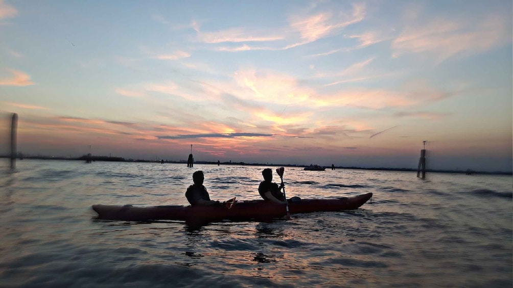 Unique night tour with sunset: Kayak in Venice with a guide