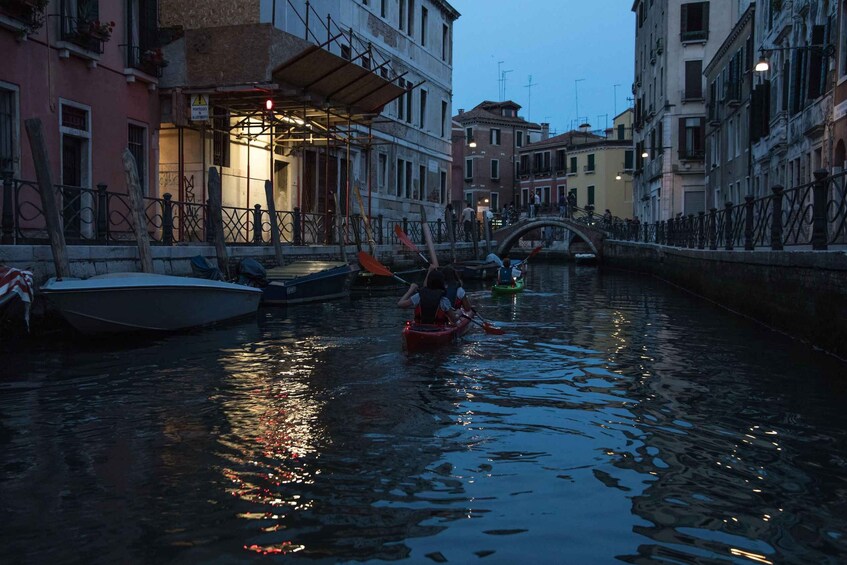 Picture 1 for Activity Unique night tour with sunset: Kayak in Venice with a guide
