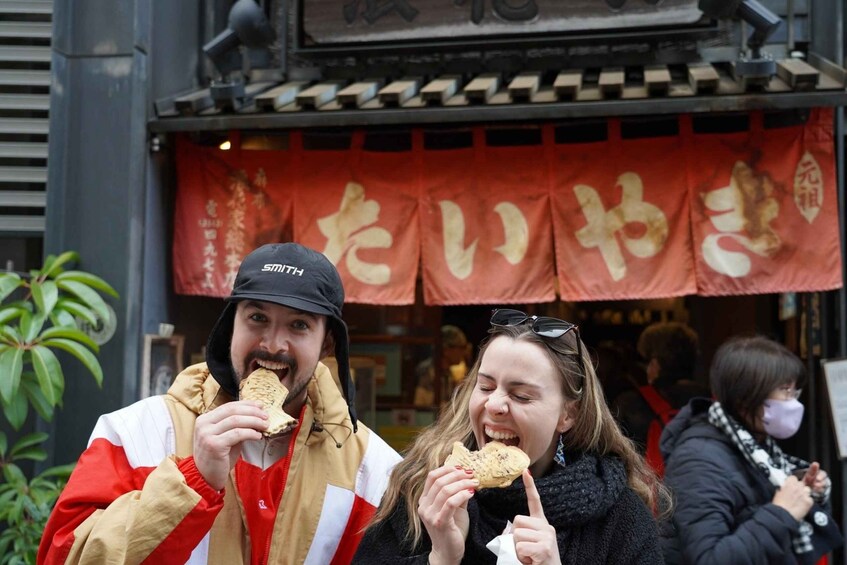 Tokyo: Local Foodie Adventure near Roppongi