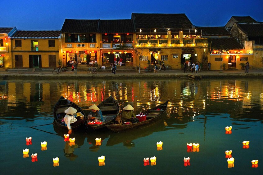 Picture 10 for Activity Hoi An By Night, Boat Trip and Foot Massage