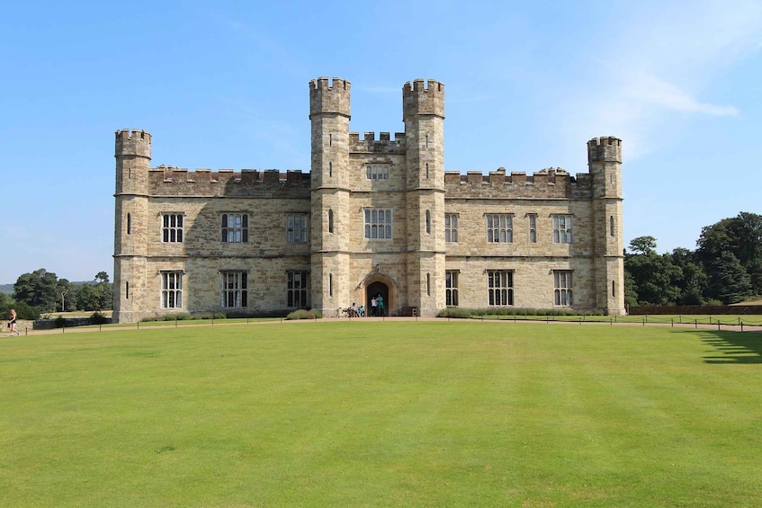 Canterbury Dover Castle Leeds Castle Private tour with pass