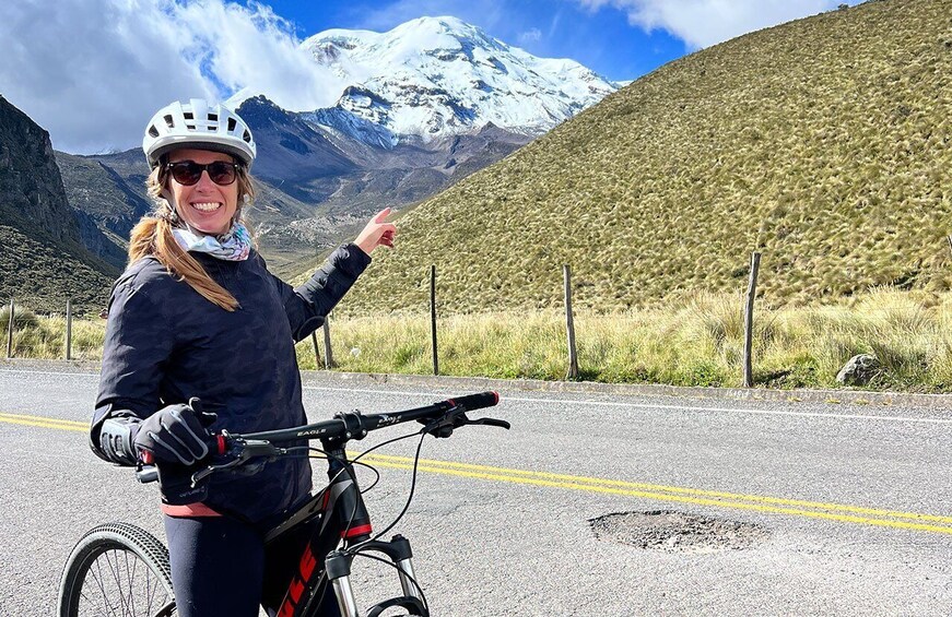 Picture 8 for Activity Riobamba: Chimborazo volcano biking & hiking tour with lunch