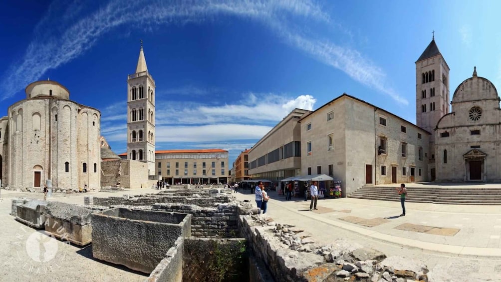 Picture 5 for Activity Zadar: Evening Walking Tour of the Old Town