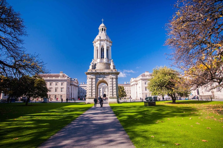 Picture 5 for Activity Skip-the-line Book of Kells and Old Town Private Tour