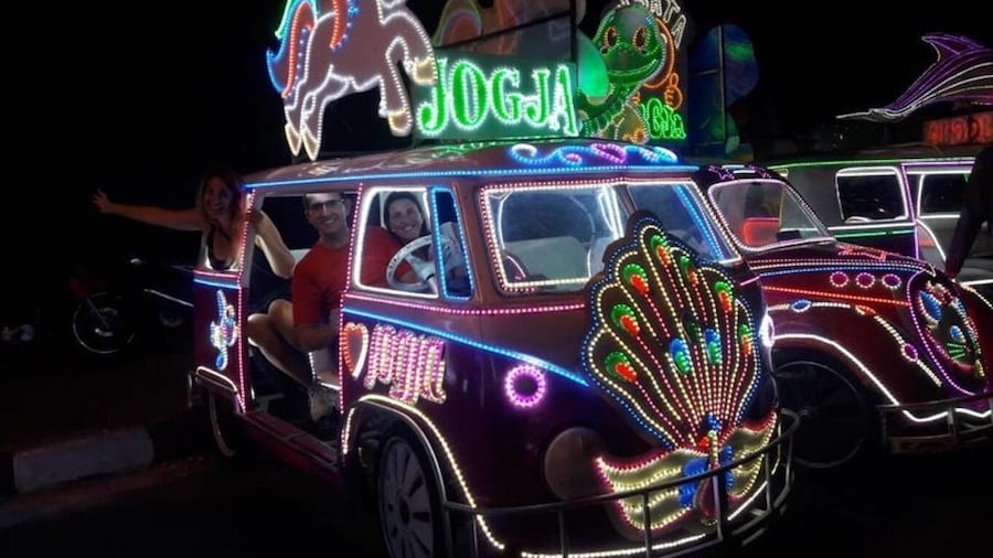 Yogyakarta: Nighttime Walk and Food Tour