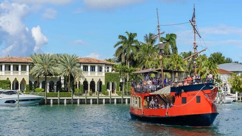 Miami: Pirate Adventure Sightseeing Cruise