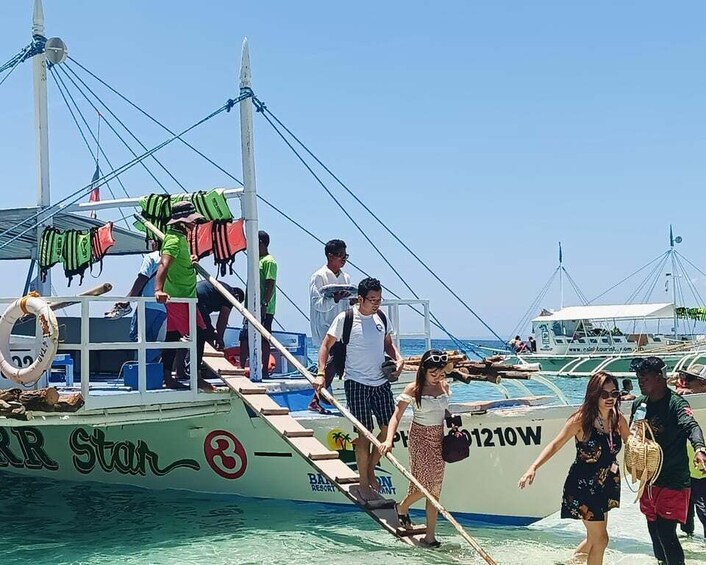 Picture 1 for Activity Oslob: Whaleshark Watching, Tumalog Falls & Sumilon Island